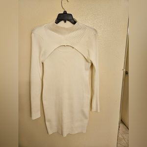 Only been worn once, good condition. Great for cocktail dress, wedding.